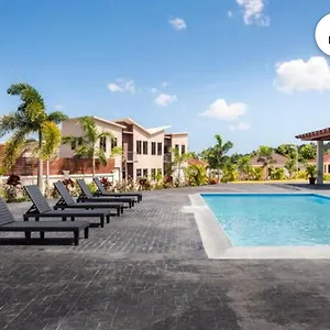 Luxurious Royale- 5 Min Drive To , Ocho Rios Jamaica